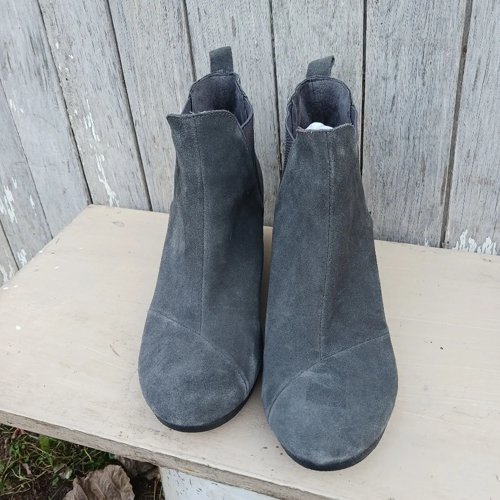 TOMS‎ Kelsey Wedge  Grey Suede Bootie Ankle Boot Women's Size 12